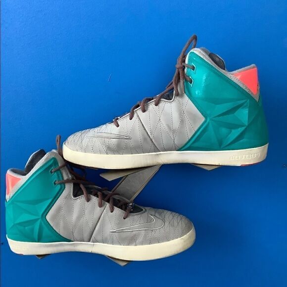 Nike LeBron 11 XI Lifestyle 'Wolf Grey' Green Pink Mens 11 616766-002 - Picture 1 of 8